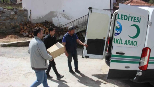 Öz babaları tarafından öldürülen bebekler aynı tabutta taşındı
