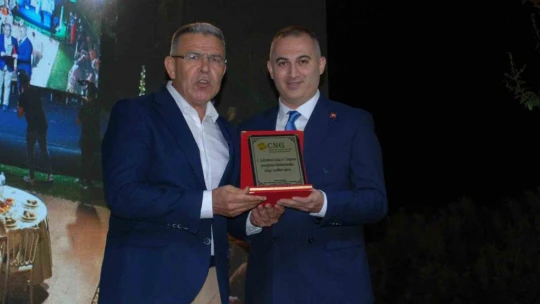 Özel CNG Ağız ve Diş Sağlığı Polikliniği'nin programı iş, sanat ve siyaset dünyasını bir araya getirdi