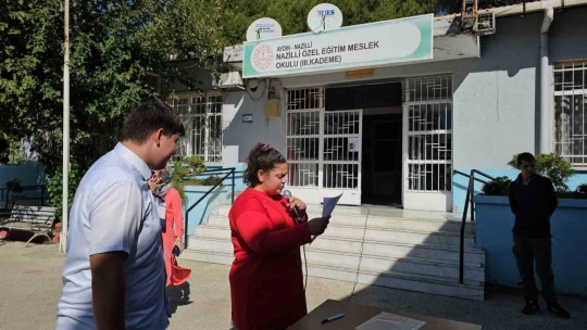 Özel öğrencilerden hayvanlar gününe özel kutlama