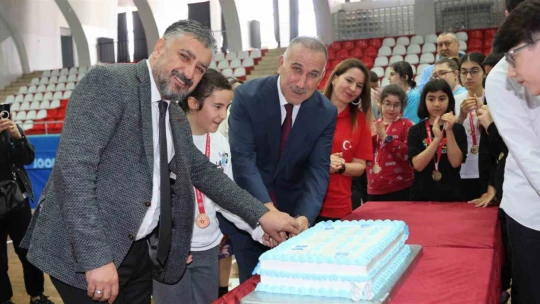 Özel sporcular Hemsball Turnuvası'nda yarıştı
