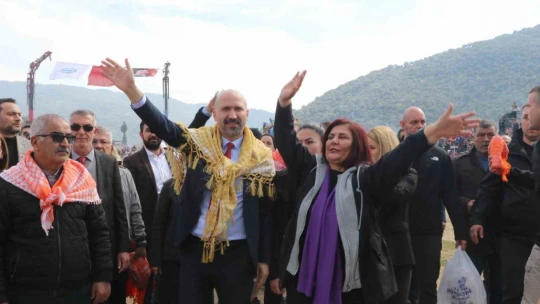 Pehlivan develer Bağarası'nda güreşti