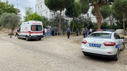 Pencereden düşen yaşlı kadın hayatını kaybetti