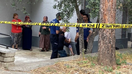 Pencereden düşen yaşlı kadın hayatını kaybetti