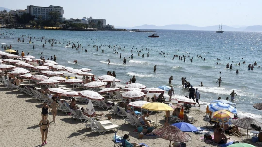 Plajlar 10 yıllığına Kuşadası Belediyesi'ne devredildi