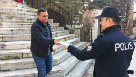 Polis, Cuma Namazı çıkışı vatandaşı bilgilendirdi