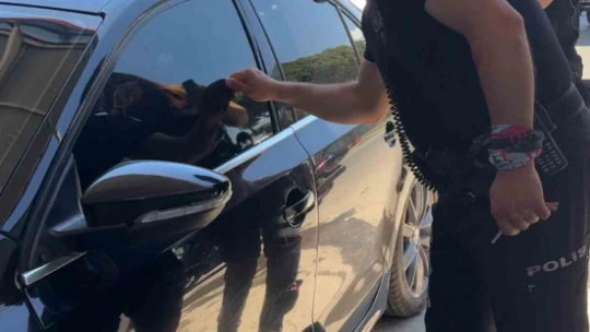 Polis uyandırmak için dakikalarca uğraştı