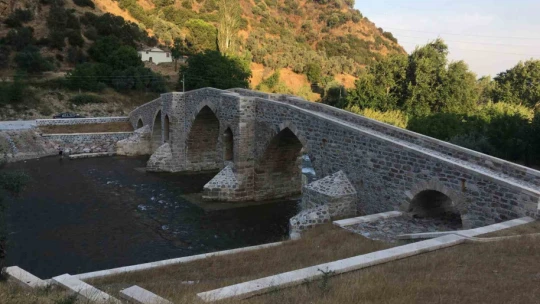 Restorasyonu tamamlanan tarihi köprü suya kavuştu