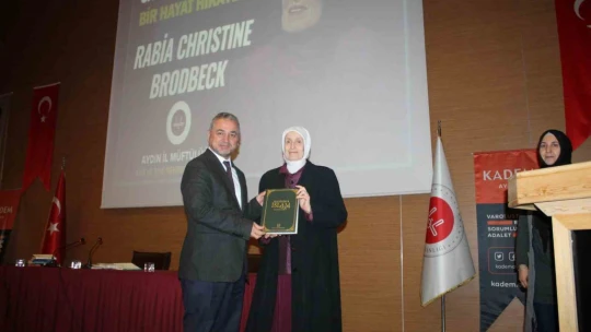 Sahneden secdeye yolculuğunu Aydınlılarla paylaştı