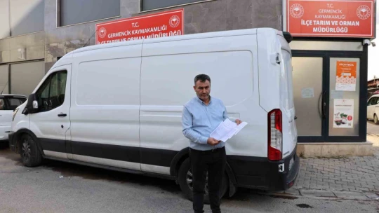 Sahte zeytinyağı ile suçlanan işadamı, aracını Tarım Müdürlüğü'ne teslim etti.