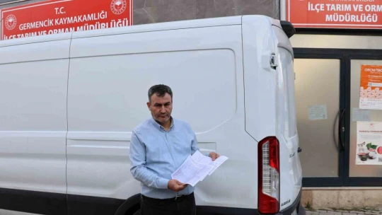 Sahte zeytinyağı ile suçlanan işadamı, aracını Tarım Müdürlüğü'ne teslim etti.