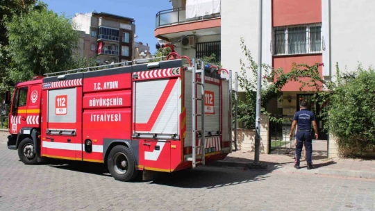 Şalterleri kapattı, yangının önüne geçti