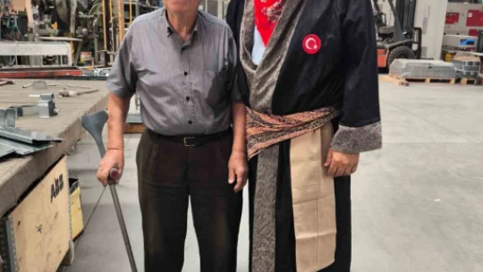 Sanayinin Necdet Amcası şed kuşandı
