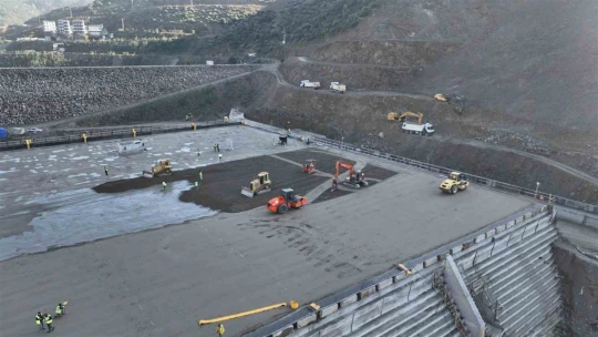 Sarıçay Barajı'nda çalışmalar hız kesmiyor