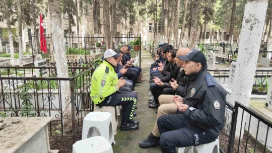 Şehit polis Fuat Kaplan mezarı başında anıldı