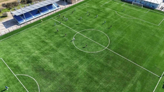 Serçeköy Futbol Sahası'nda ilk düdük çaldı