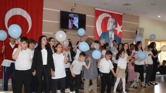 Sergiledikleri gösterilerle engelleri aştılar