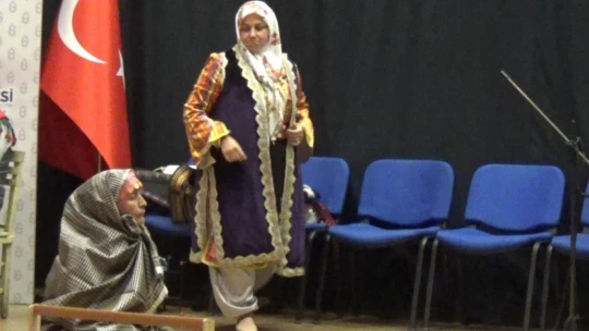 Sessiz çığlığın simgesi 'Mor Cepken' gençlerden tam not aldı