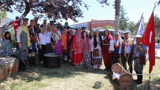 Sessiz çığlığın simgesi 'Mor Cepken' gençlerden tam not aldı