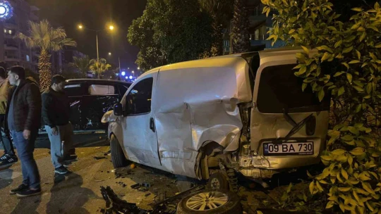 Seyir halindeyken bir başka araca çarpıp kaçtı, ortalık savaş alanına döndü