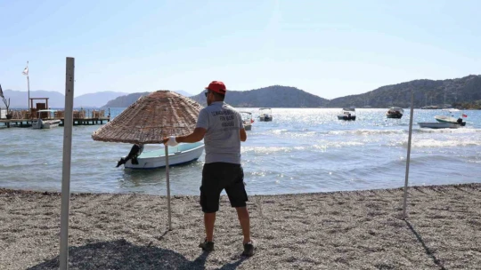 Sezon bitti, Marmaris Belediyesi plajları düzenlemeye başladı