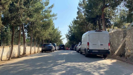 Sıcak hava, kabir ziyaretlerini de etkiledi