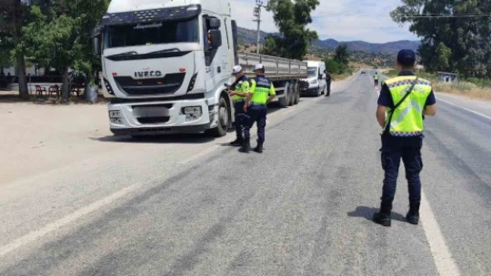 Sıcak Nokta uygulamasında 2 aranan şahıs yakalandı