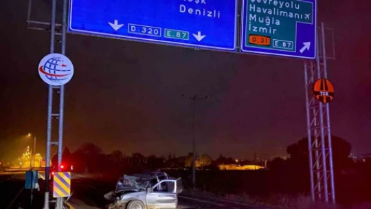 Sıkıştığı araçtan itfaiye ekipleri tarafından çıkartıldı