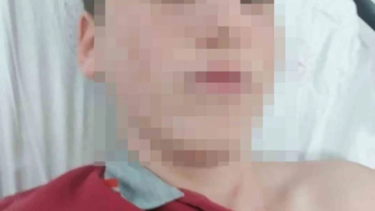 Sınıf arkadaşlarını özür dileme bahanesi ile çağırıp darp ettiler