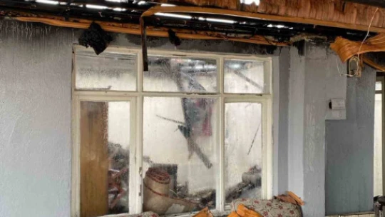 Sobadan çıkan yangın evi küle çevirdi