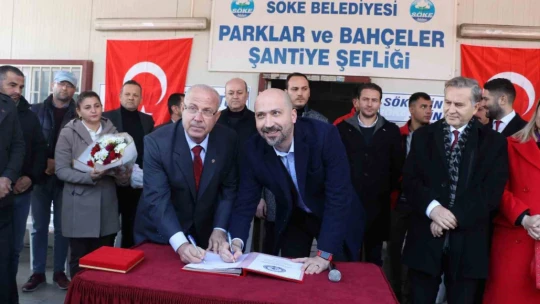 Söke Belediyesi işçilerinden Başkan Arıkan'a davul zurnalı karşılama