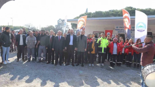 Söke Belediyesi işçilerinden Başkan Arıkan'a davul zurnalı karşılama
