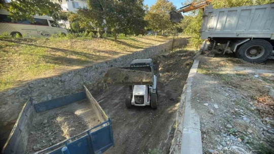 Söke Belediyesi'nden Yenikent Deresi'nde kapsamlı çalışma
