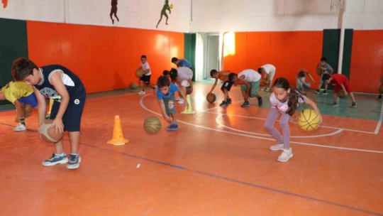 Söke Belediyesi'nin Yaz Okulu'nda bin 200 öğrenci kurslara katılıyor