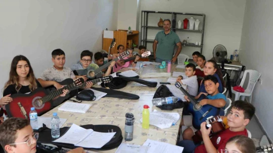 Söke Belediyesi'nin Yaz Okulu'nda bin 200 öğrenci kurslara katılıyor