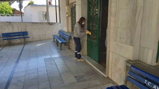Söke Belediyesi, Ramazan Bayramı öncesinde camileri temizliyor