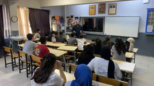 Söke Belediyesi sınavlar öncesi öğrencilerin yanında