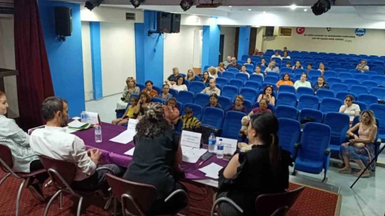 Söke'de 'Aile, Çocuk, İletişim ve Medya Bağımlılığı' konulu söyleşi gerçekleştirildi