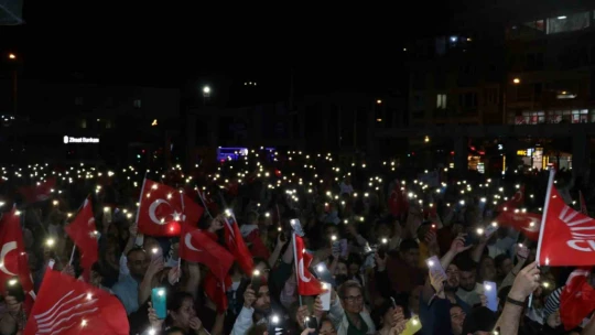 Söke'de Arıkan galibiyetini kutladı