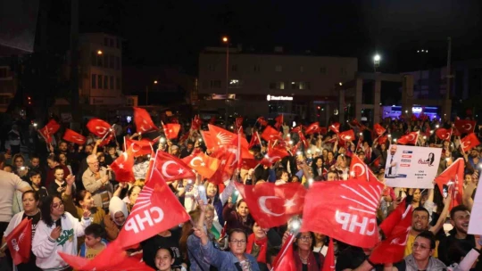 Söke'de Arıkan galibiyetini kutladı