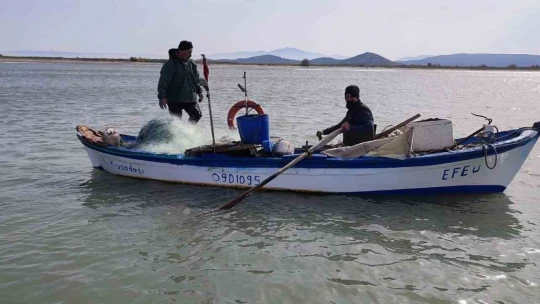 Söke'de balıkçı tekneleri denetlendi
