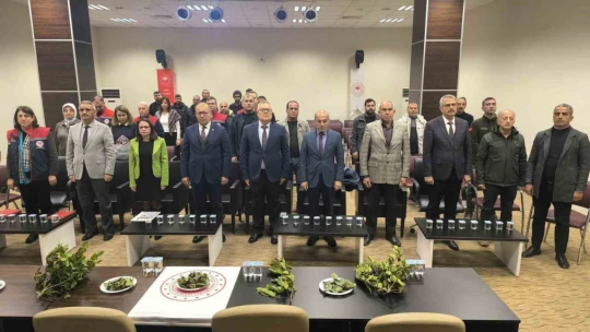 Söke'de defne yaprağı işleme sektör toplantısı yapıldı