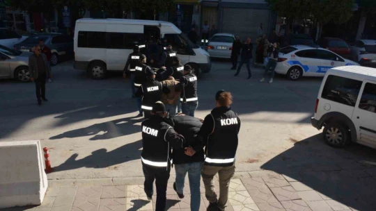 Söke'de göçmen kaçakçılığı operasyonu: 12 yakalama