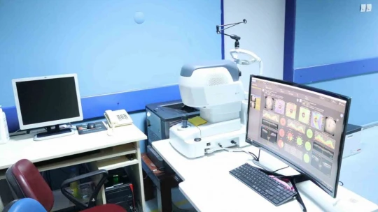 Söke'de göz laboratuvarı hizmete girdi