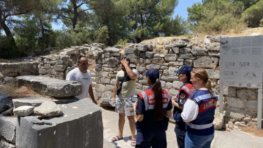 Söke'de jandarma ekipleri vatandaşları bilgilendirdi