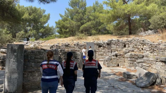 Söke'de jandarma ekipleri vatandaşları bilgilendirdi