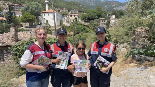 Söke'de jandarma ekipleri vatandaşları bilgilendirdi