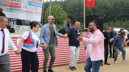 Söke'de Karadeniz Yayla Şenlikleri'nin 19'uncusu coşkulu geçti