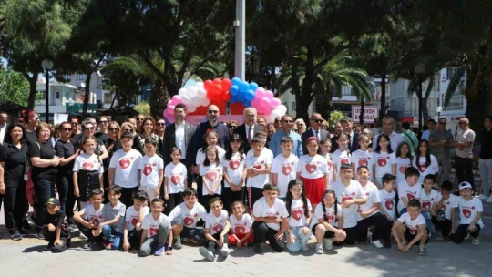 Söke'de minik yüreklerden 'Eksik Parçam Sensin' sergisi