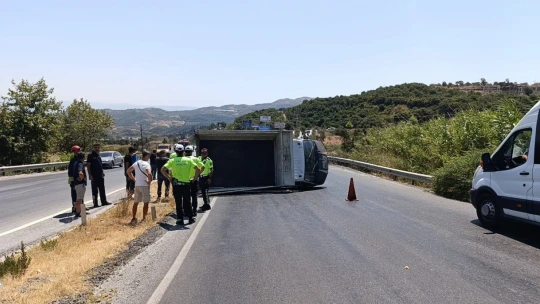 Söke'deki kazada iki araç devrildi: 4 yaralı
