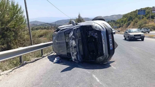 Söke'deki kazada iki araç devrildi: 4 yaralı